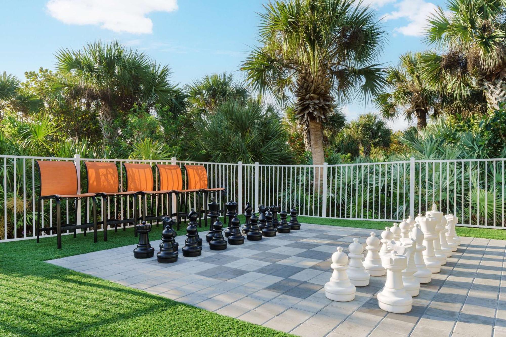 Hilton Garden Inn Cocoa Beach-Oceanfront, Fl מראה חיצוני תמונה