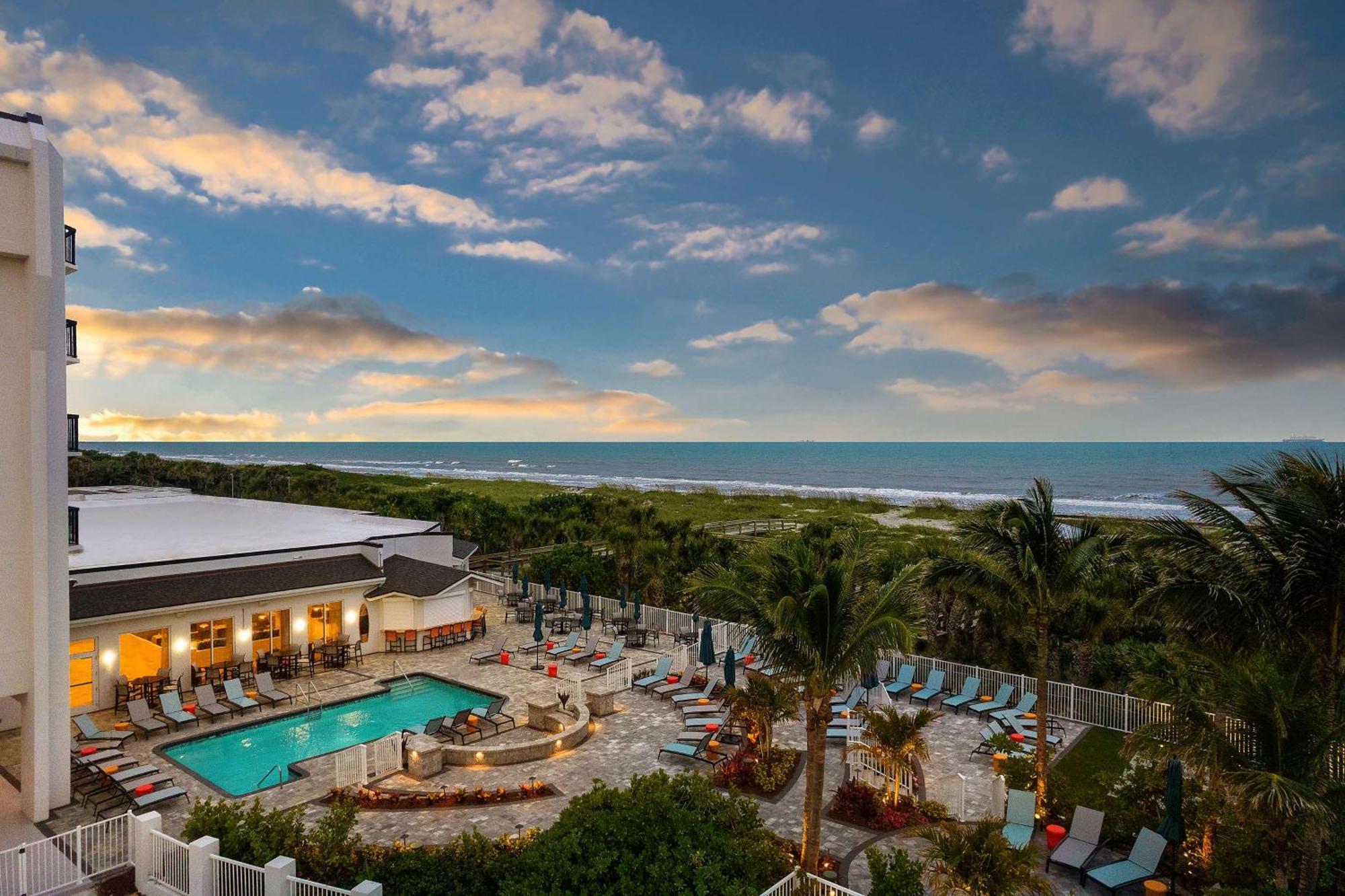 Hilton Garden Inn Cocoa Beach-Oceanfront, Fl מראה חיצוני תמונה