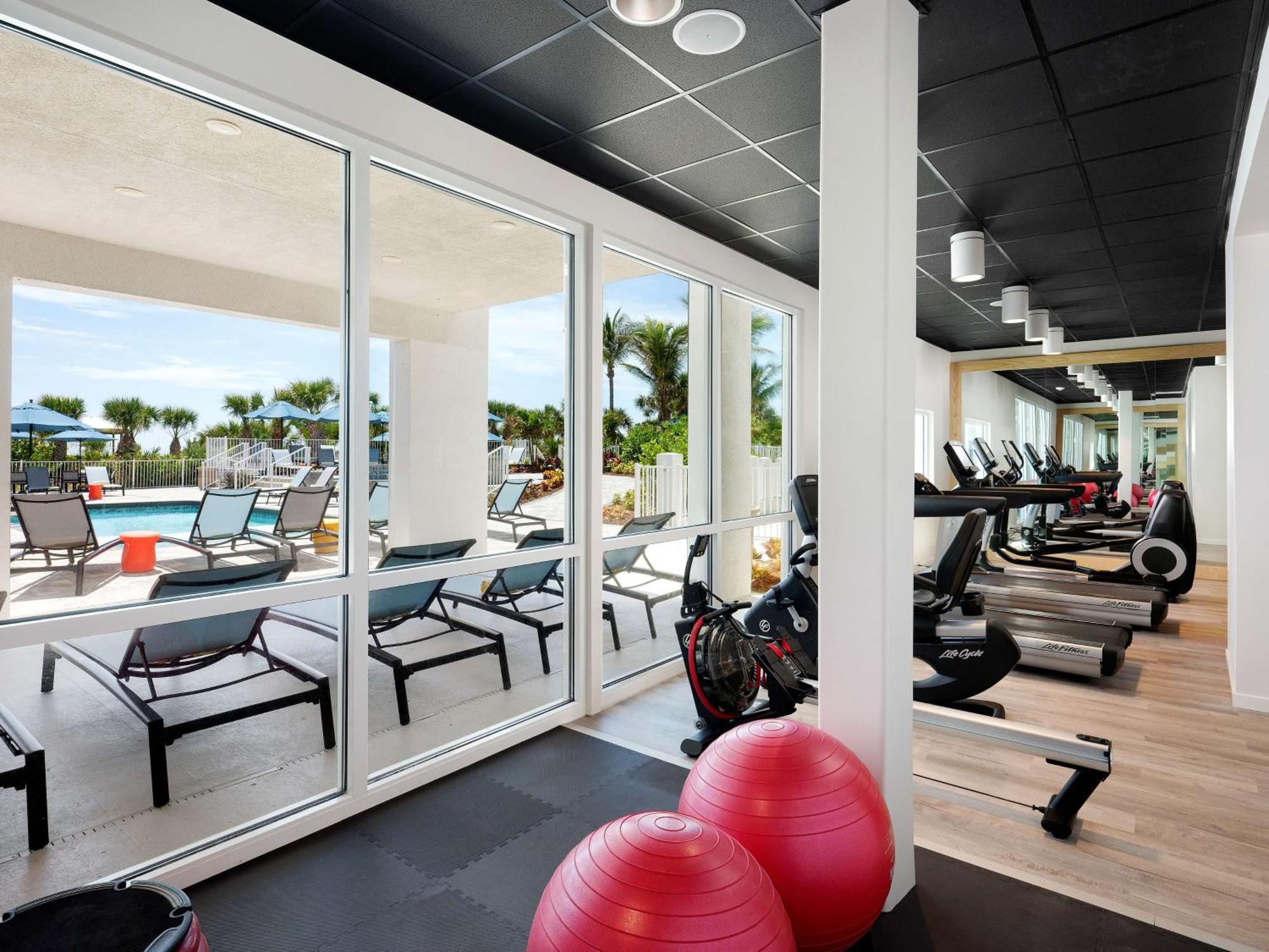 Hilton Garden Inn Cocoa Beach-Oceanfront, Fl מראה חיצוני תמונה